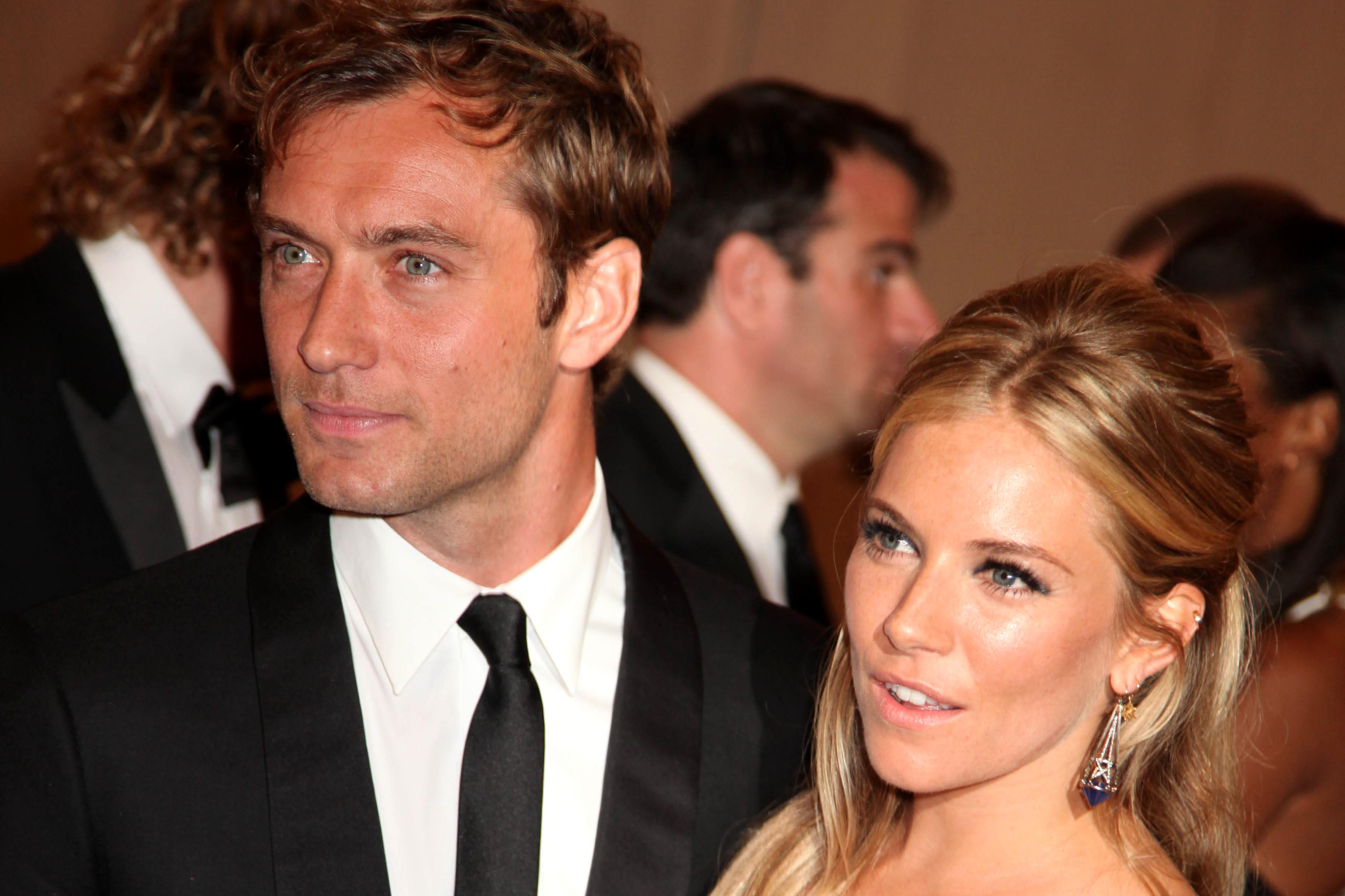 Кішкентай су перісі онлайн секс